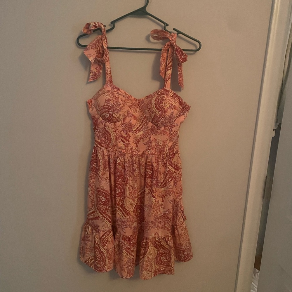 Pink patterned dress size M